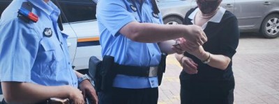 女子遭受电信诈骗，民警及时劝阻按下“停止键”