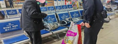 守护受伤女孩就医、帮助行动不便农民工  东莱街派出所民警温情救助暖民心