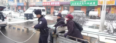 春雷行动：三轮车路边故障 通河公安暖心救助