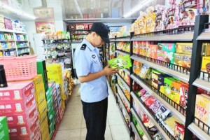 大兴安岭十八站公安分局：  用藏蓝“警色”护航“夏夜”平安