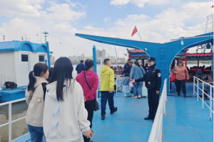 冰城公安织密立体防护网 系紧水上出行 “安全绳”