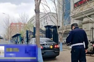 “警”心相伴迎六一  冰城公安撑起交通安全保护伞